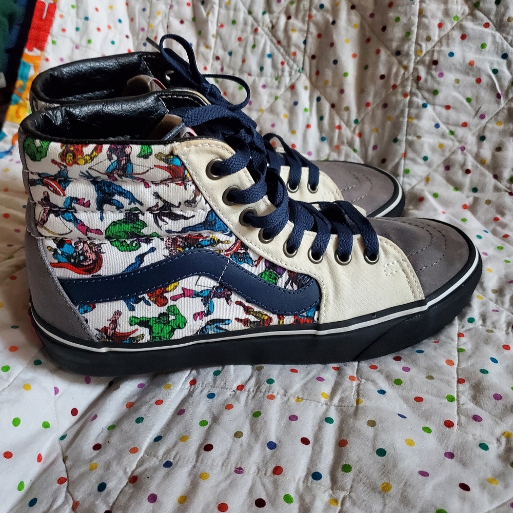Vans X Marvel unisex sneakers men's 7.5 W 9.00.